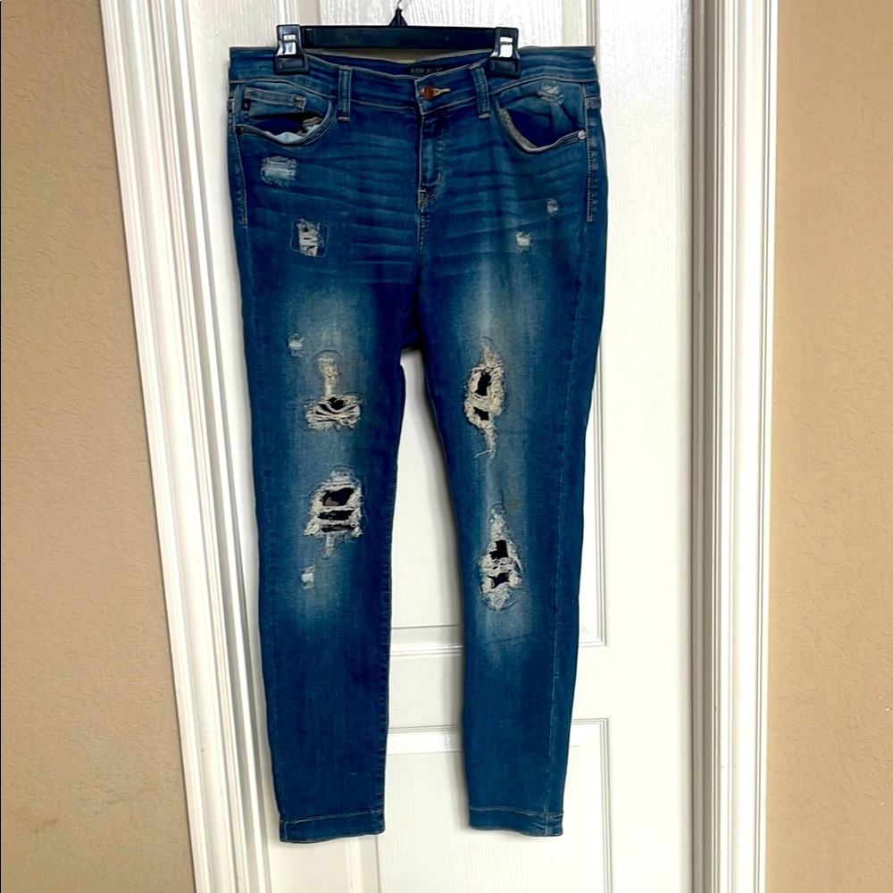 Judy Blue skinny fit camo patch jeans size 15/32
